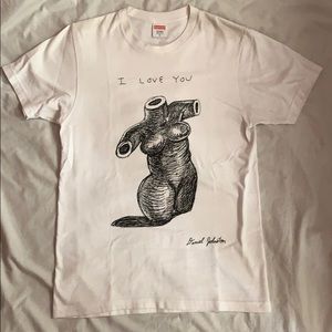 SOLD!! Supreme T shirt size M